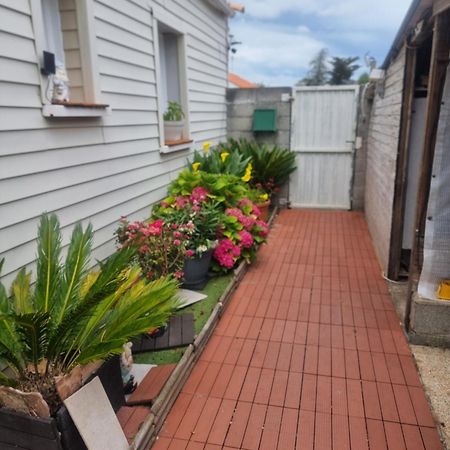 Mobil Home Chez L Habitants 圣让-德蒙 外观 照片